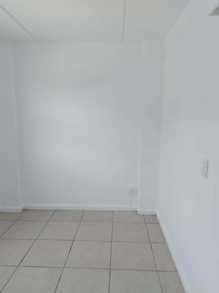 1 Bed Apartment in Maitland photo number 2