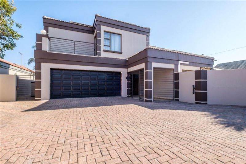 4 Bed House in Kempton Park Central photo number 1