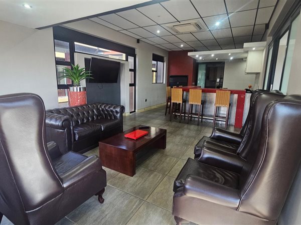 1 297  m² Office Space
