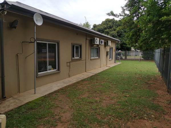 180  m² Commercial space in Rustenburg Central photo number 9