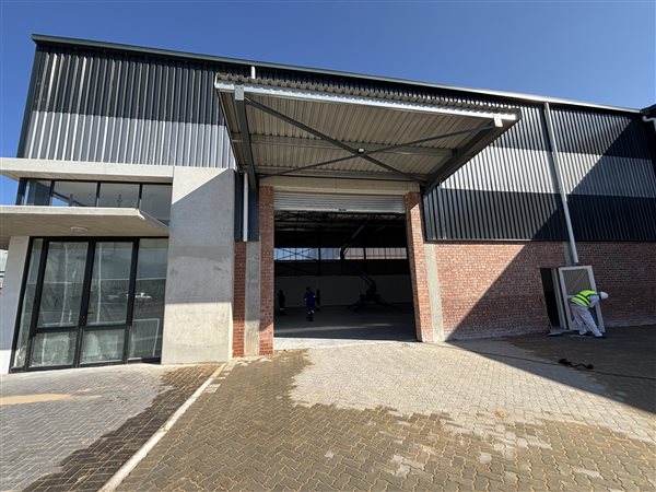 568 m² Industrial space 568 m² Industrial space