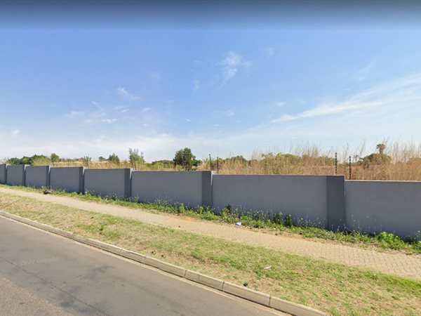 2.2 ha Land available in Ravenswood