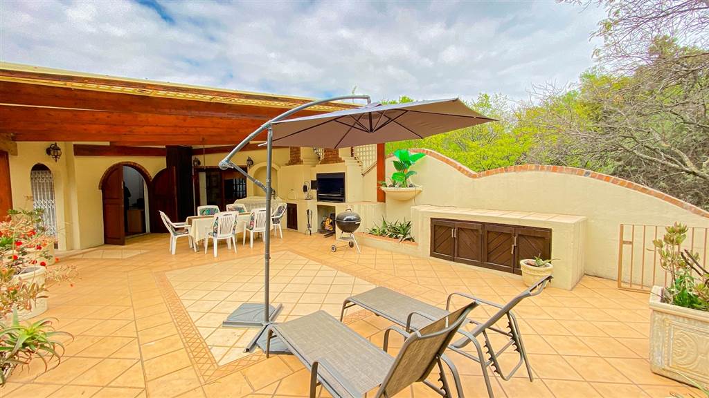 8 Bed House in Randjesfontein photo number 17