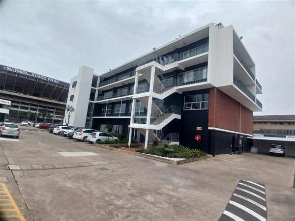 191  m² Commercial space