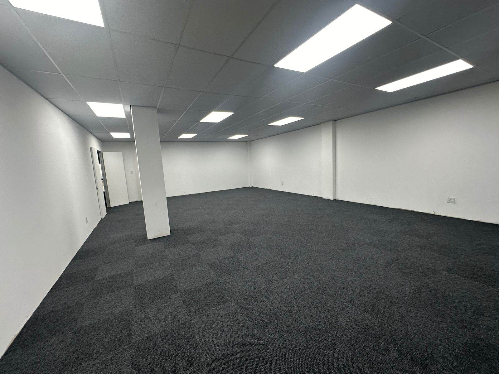 86  m² Commercial space in New Redruth photo number 3