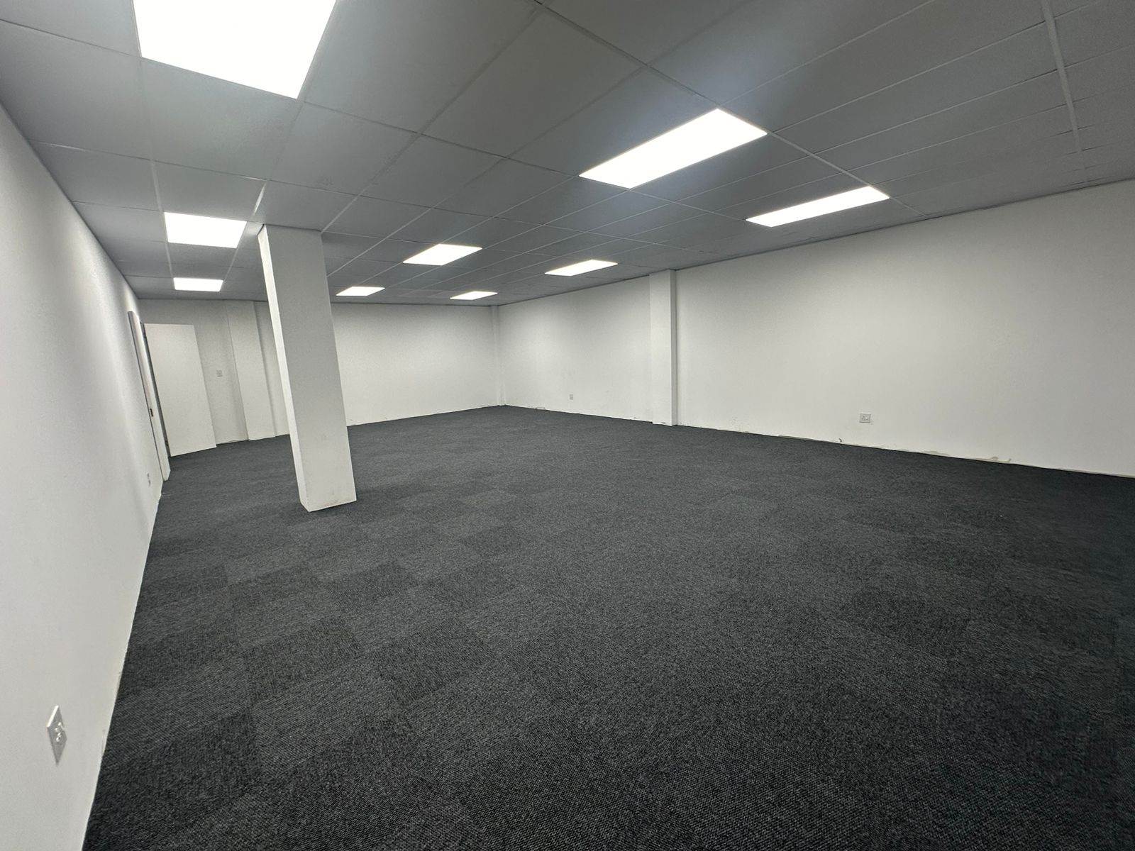 86  m² Commercial space in New Redruth photo number 2