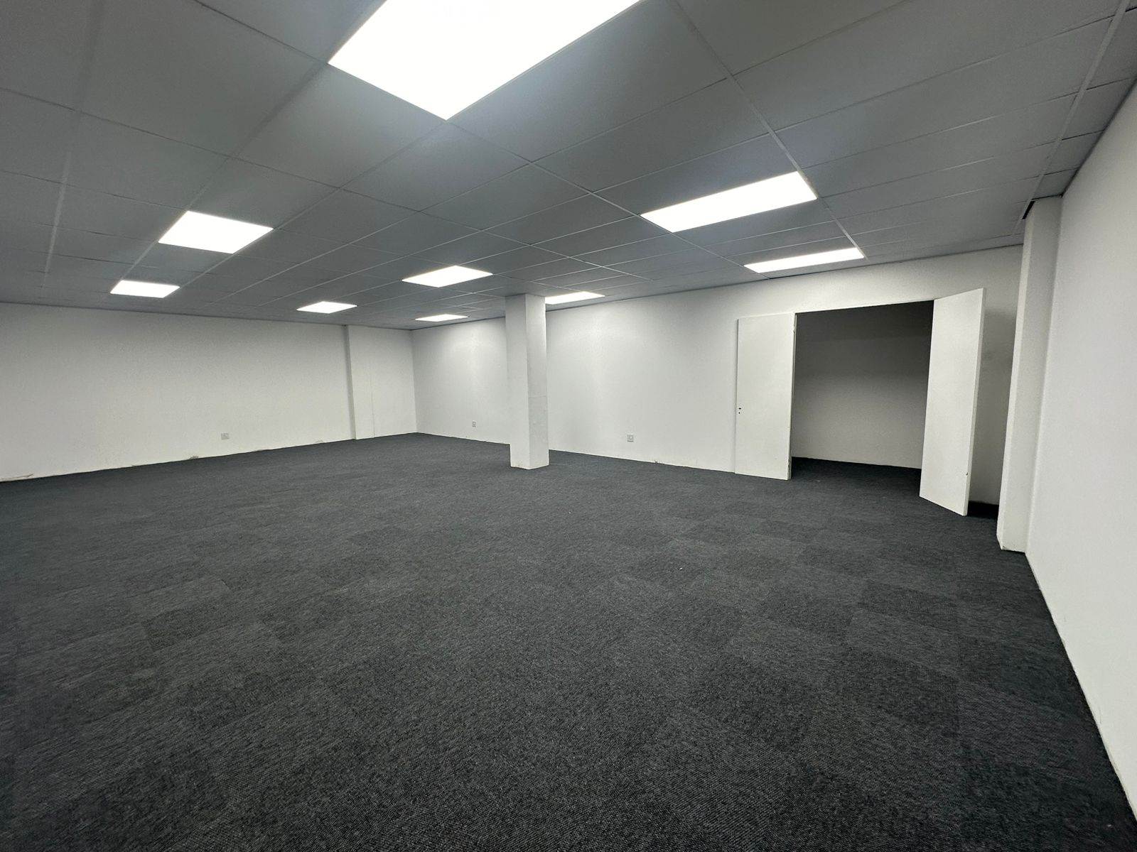 86  m² Commercial space in New Redruth photo number 8