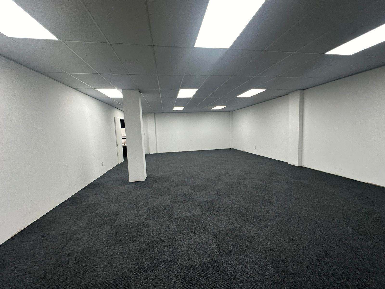 86  m² Commercial space in New Redruth photo number 4
