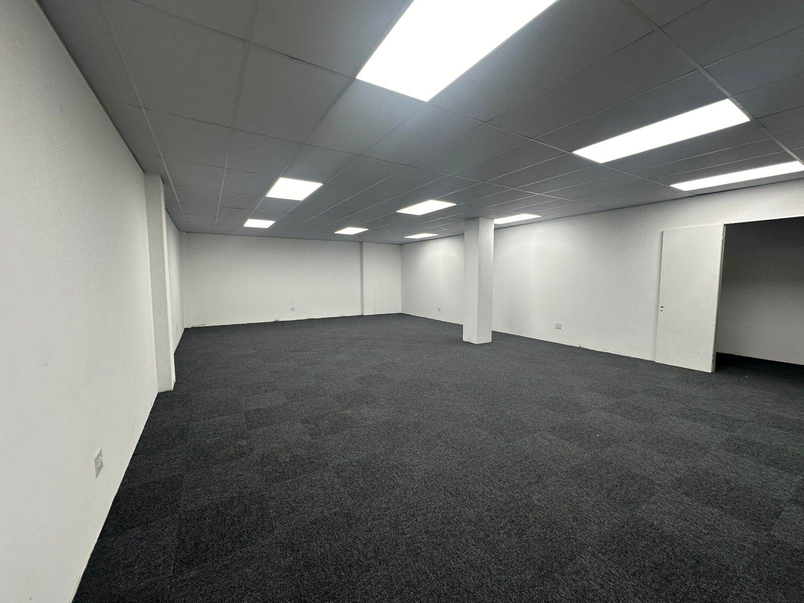 86  m² Commercial space in New Redruth photo number 9