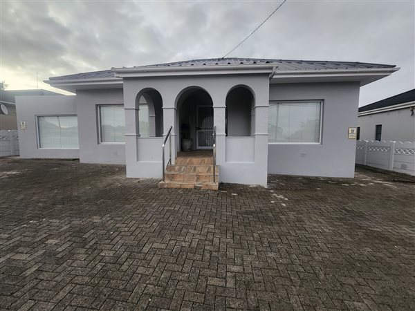 215 m² Office Space 215 m² Office Space