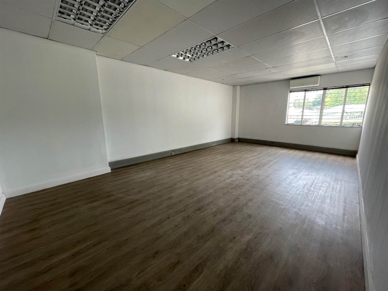 399  m² Commercial space in Eastgate photo number 17
