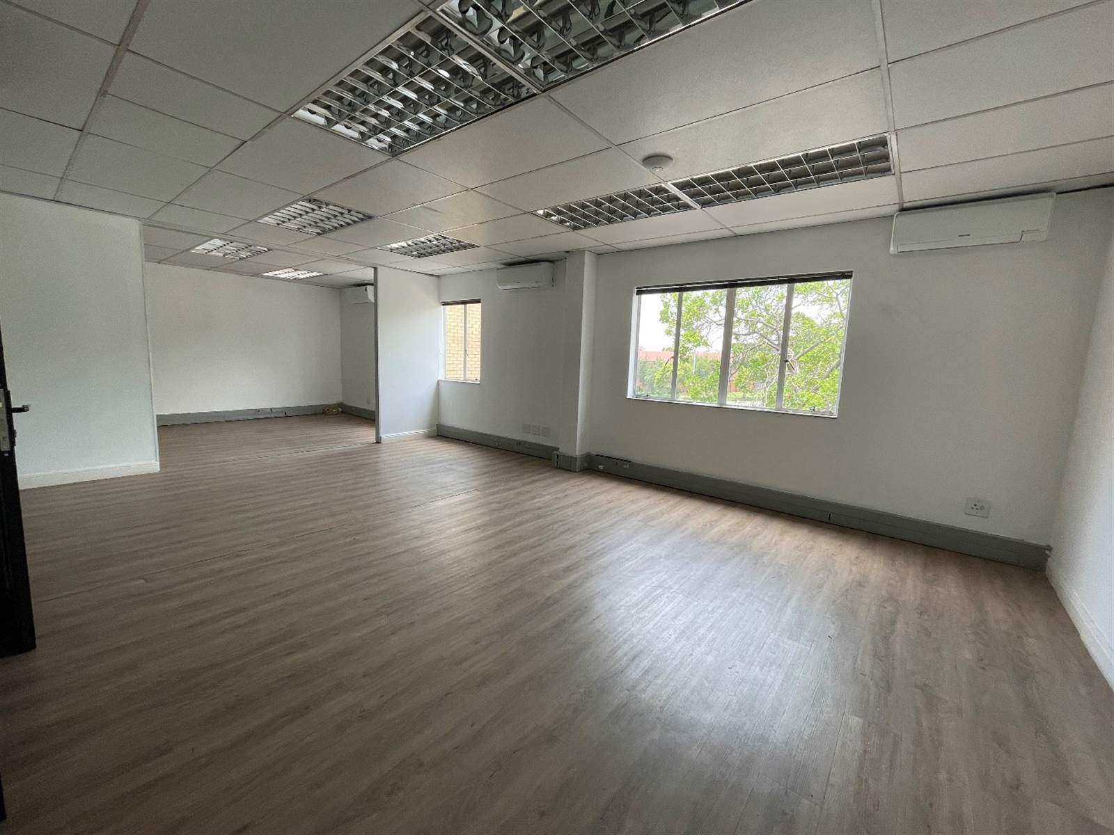 399  m² Commercial space in Eastgate photo number 13