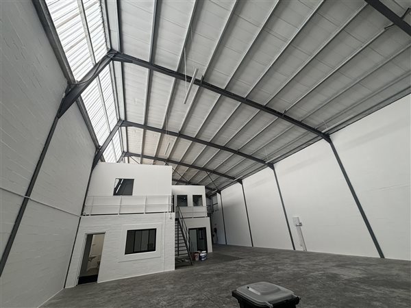 494  m² Industrial space