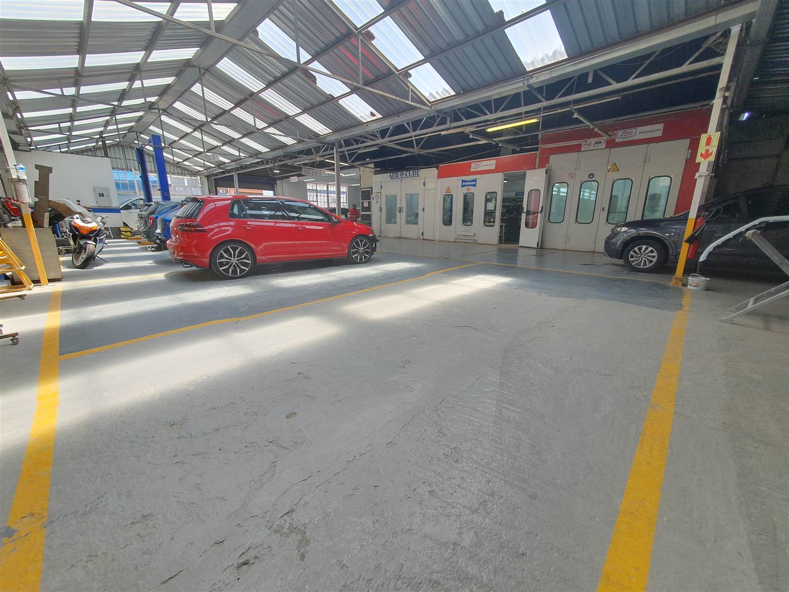 1700  m² Industrial space in New Centre photo number 12