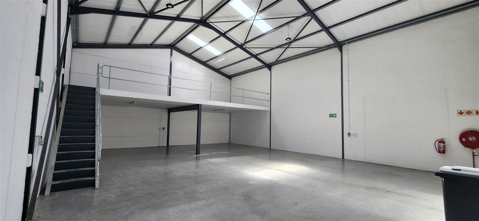 323  m² Industrial space in Killarney Gardens photo number 8