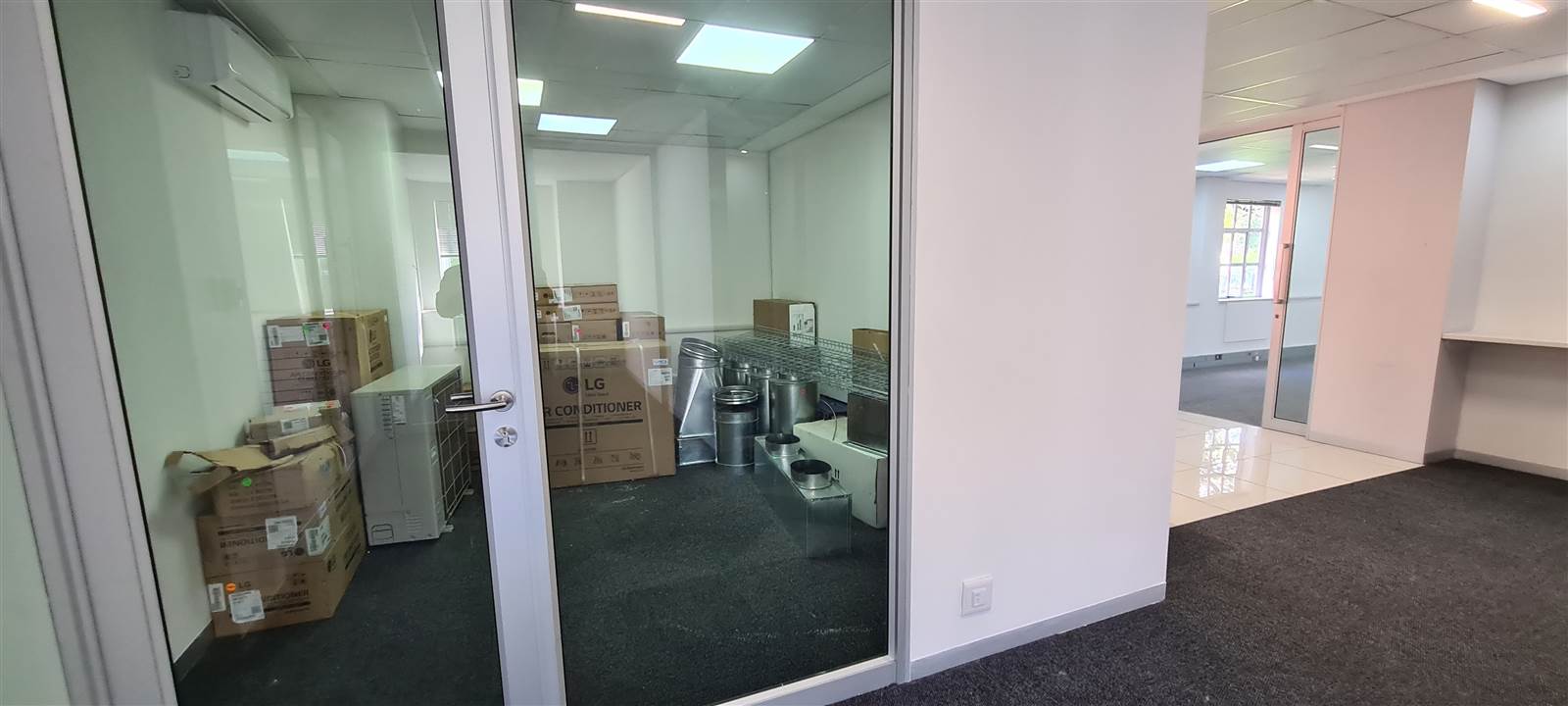 283  m² Commercial space in Bryanston photo number 22