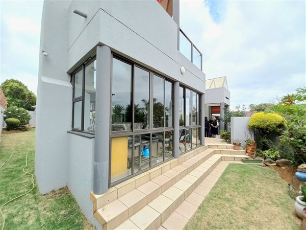 4 Bedroom House 4 Bedroom House