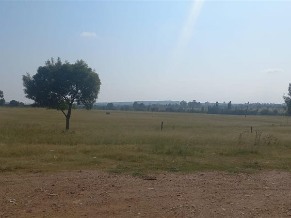 4.4 ha Land available in Kanana