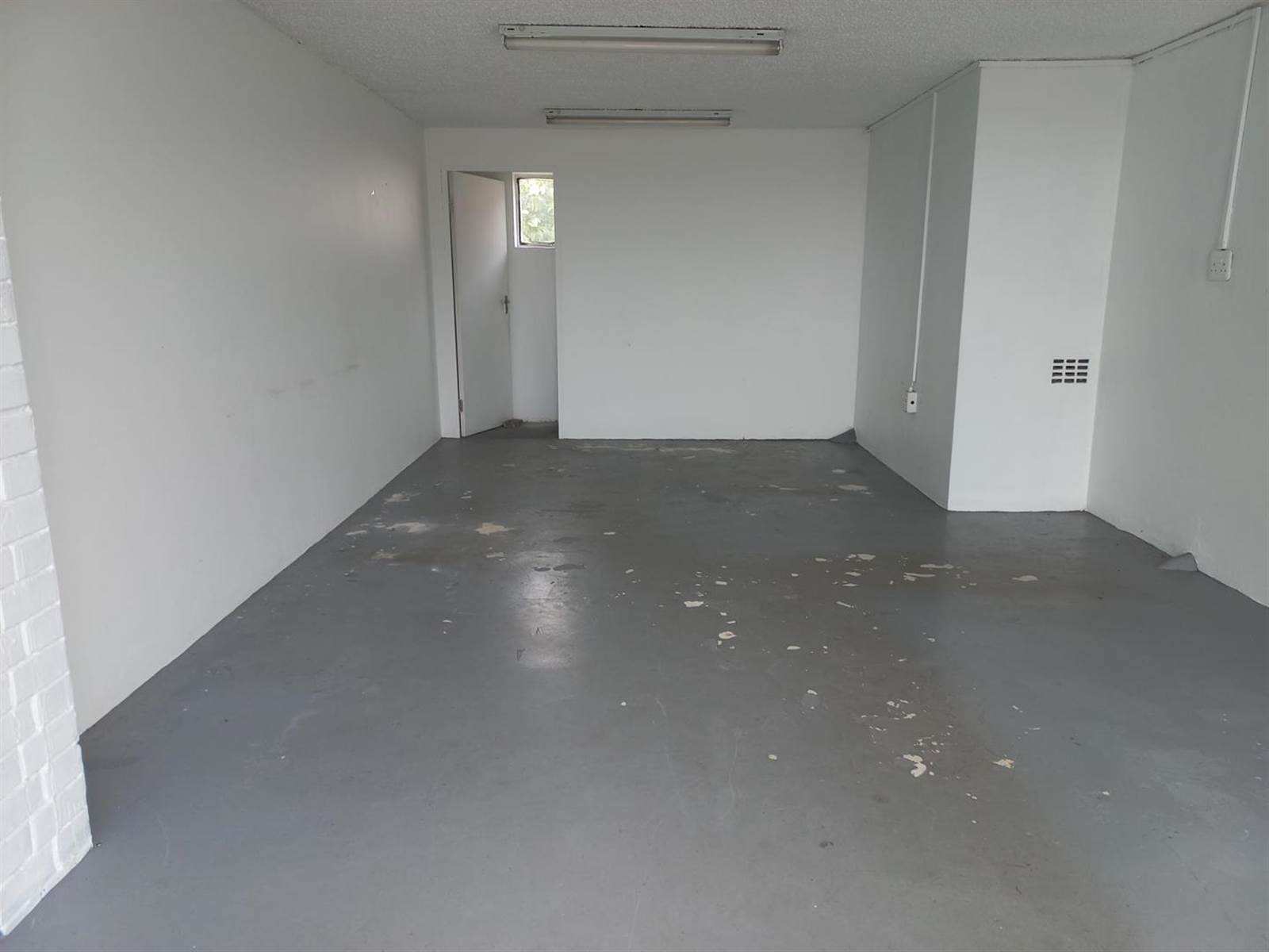 30  m² Office Space in Newton Park photo number 2