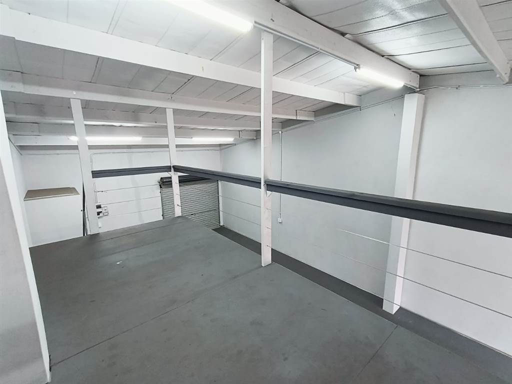 130  m² Commercial space in Alton photo number 9