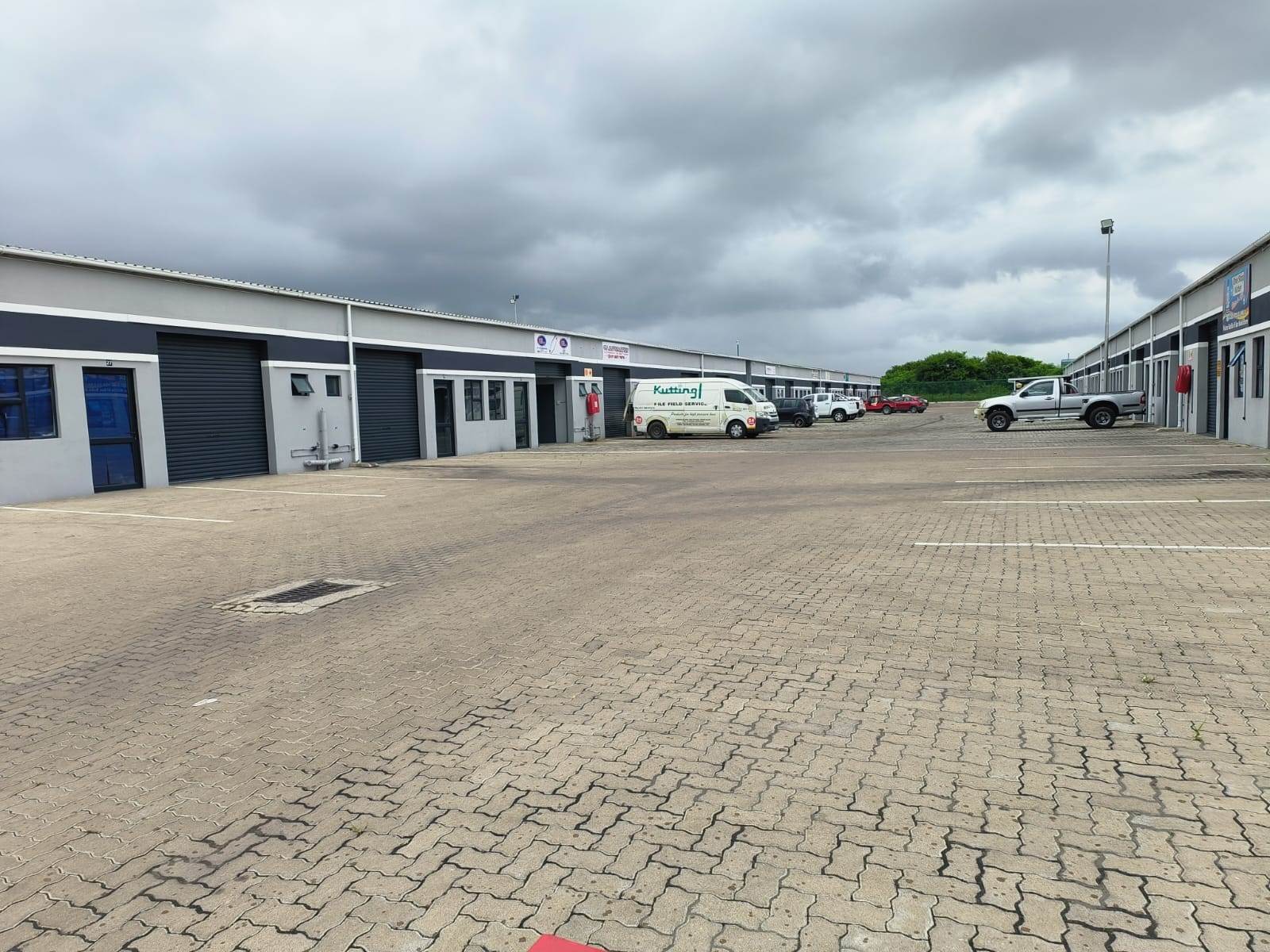 130  m² Commercial space in Alton photo number 16
