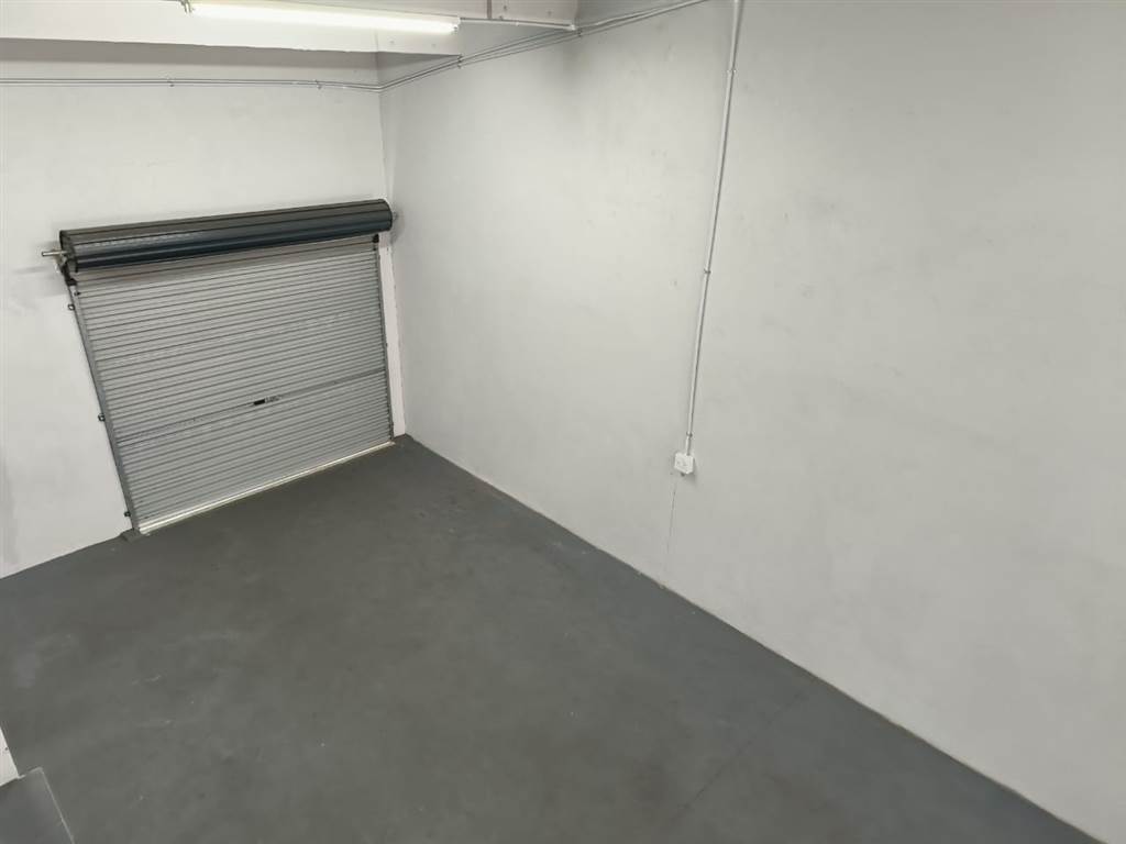 130  m² Commercial space in Alton photo number 14