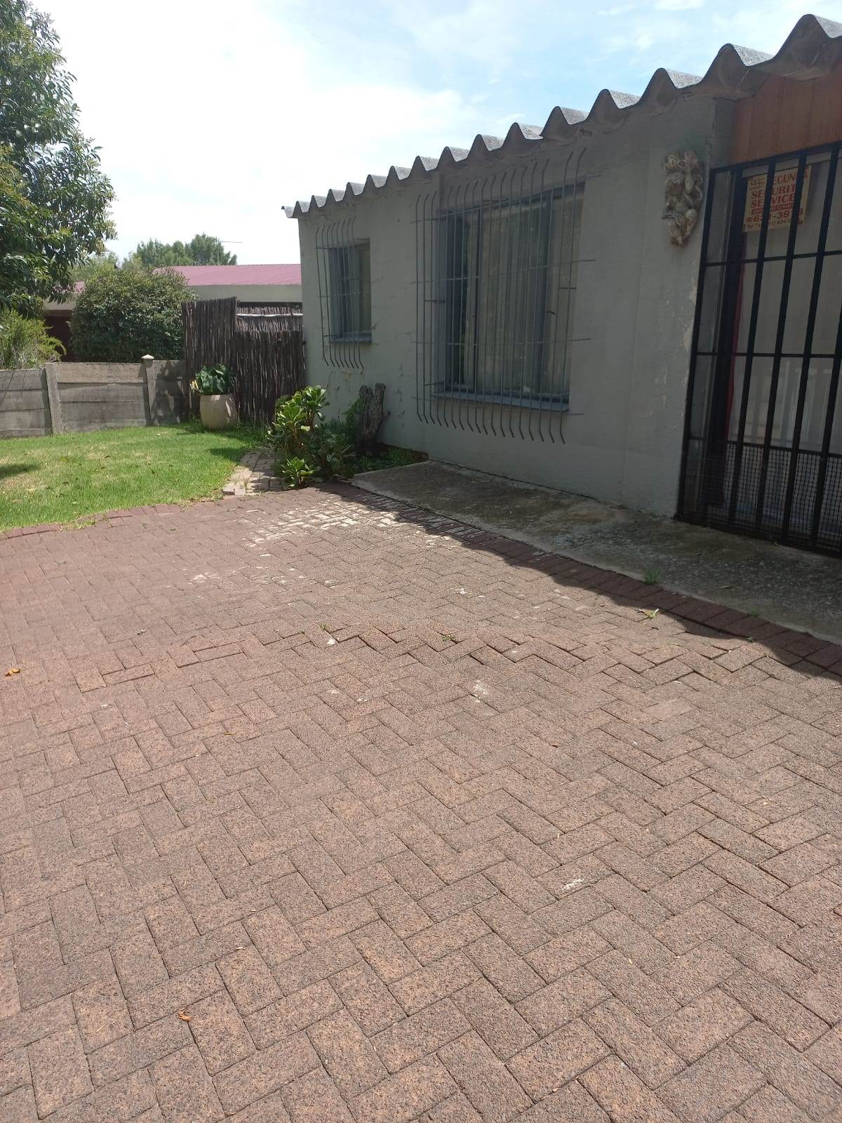 4 Bed House in Secunda Central photo number 27
