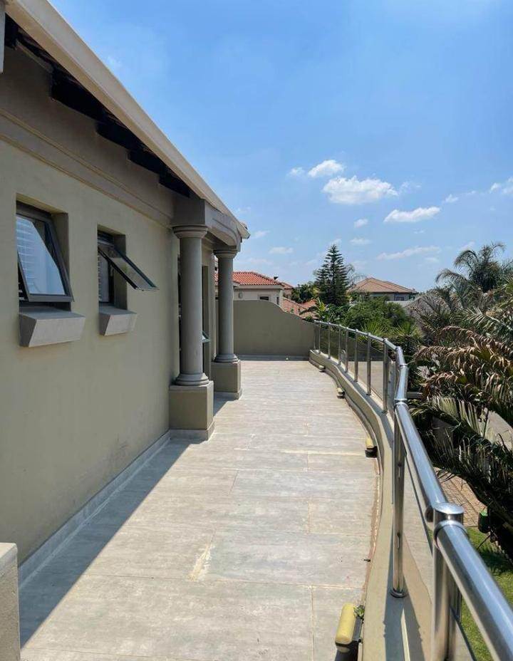 5 Bed House in Greenstone Hill photo number 27