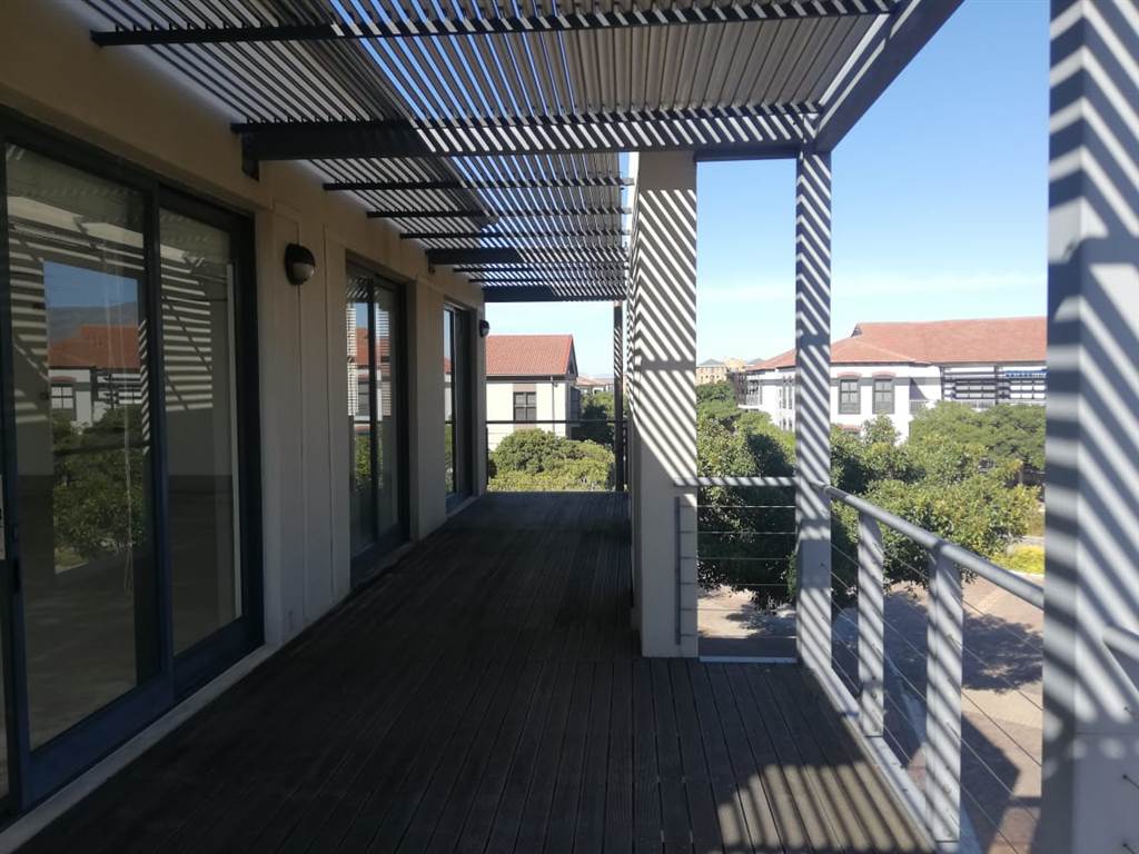 290  m² Office Space in Century City photo number 16
