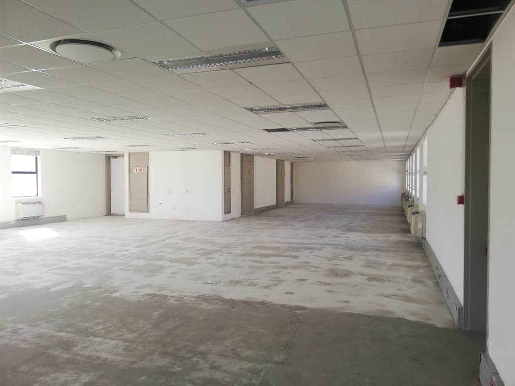 290  m² Office Space in Century City photo number 8