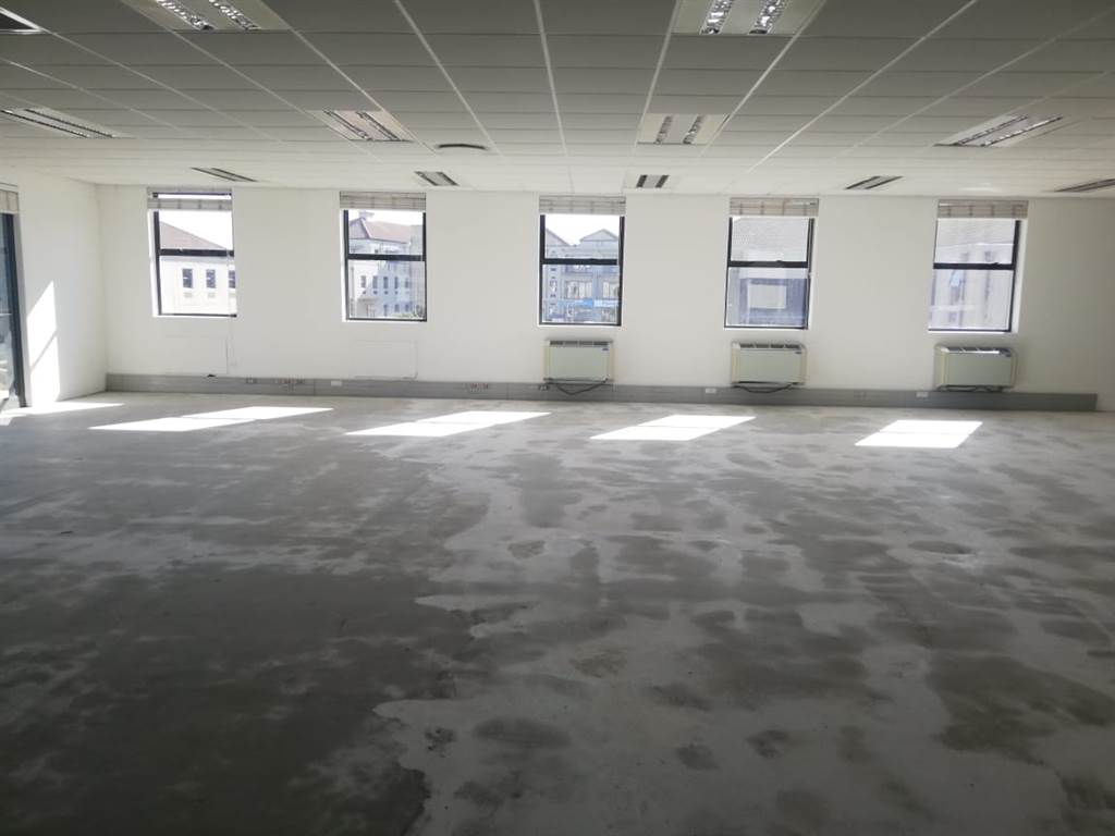 290  m² Office Space in Century City photo number 15