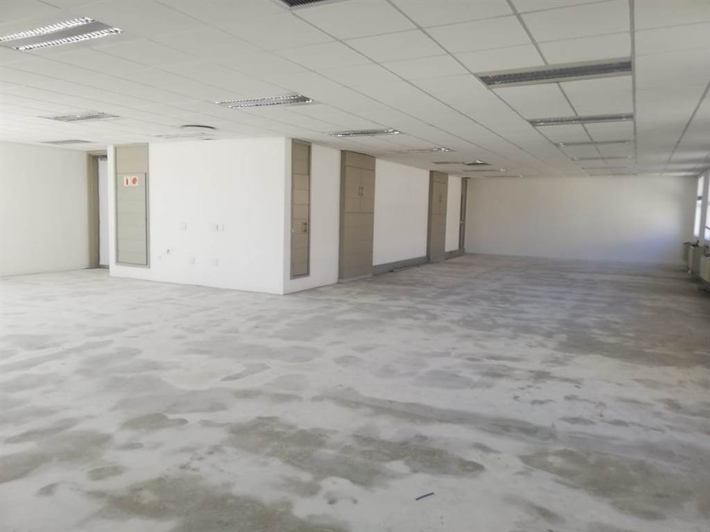 290  m² Office Space in Century City photo number 14