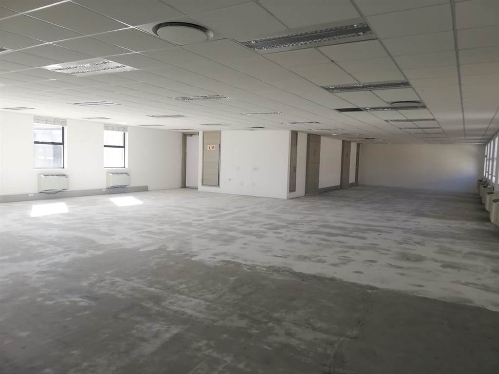 290  m² Office Space in Century City photo number 9