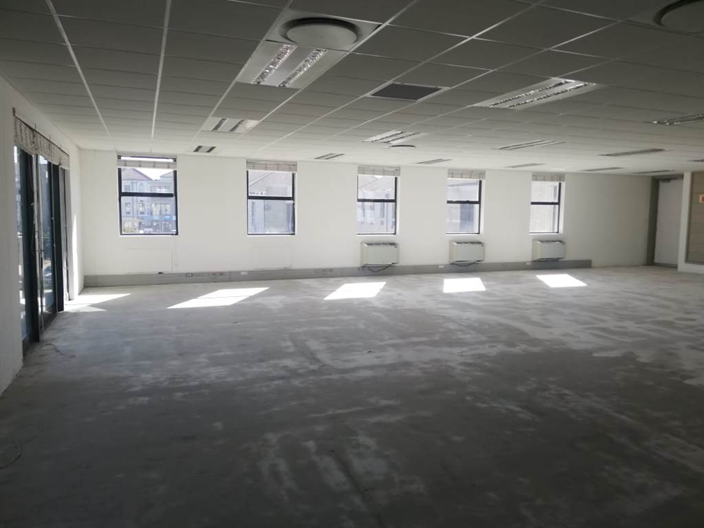 290  m² Office Space in Century City photo number 10