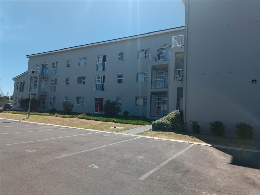 1 Bed Apartment in Klein Parys photo number 9