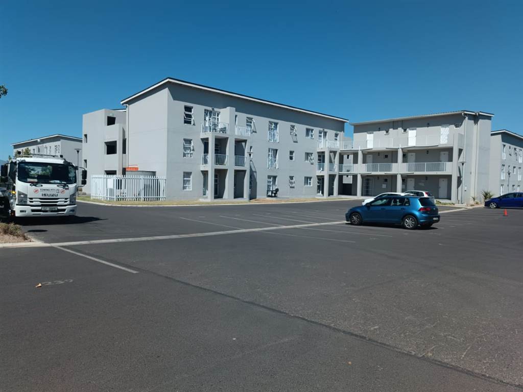 1 Bed Apartment in Klein Parys photo number 10