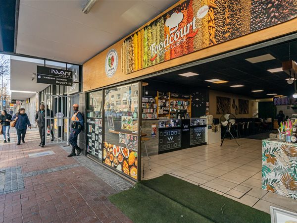 158  m² Retail Space