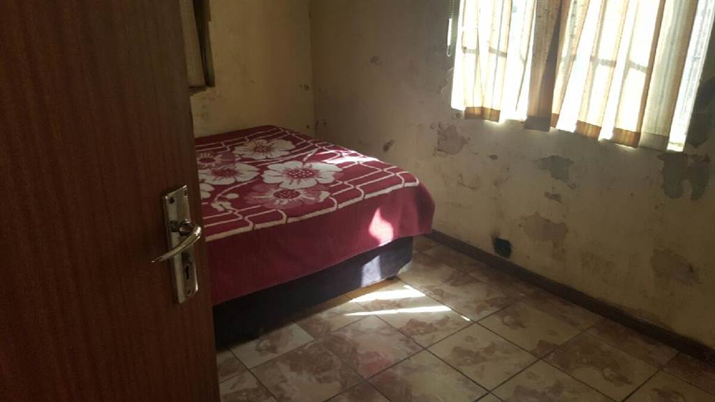3 Bed House in Umtentweni photo number 8