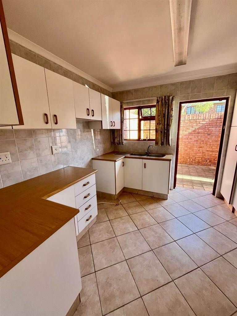 2 Bed Townhouse in Howick photo number 8