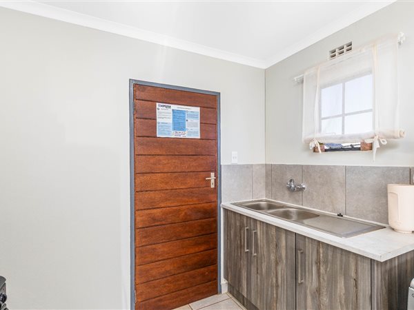 2 Bedroom House 2 Bedroom House