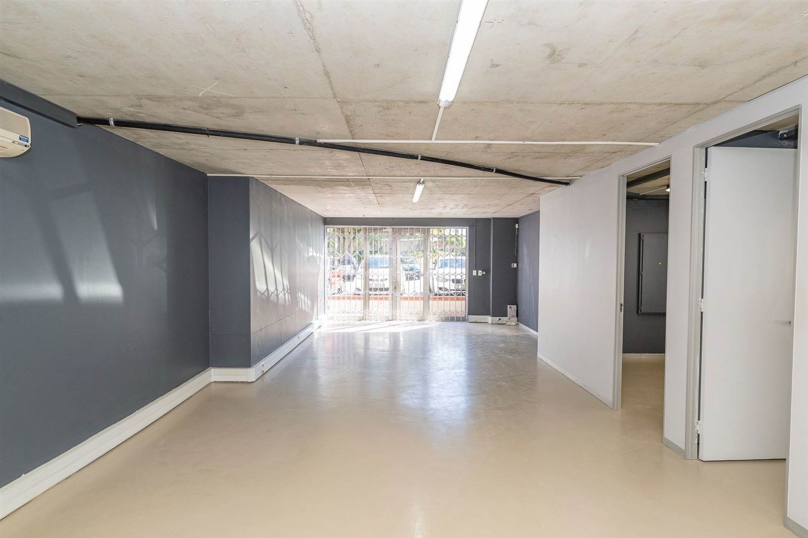 165  m² Commercial space in Oakdale photo number 10