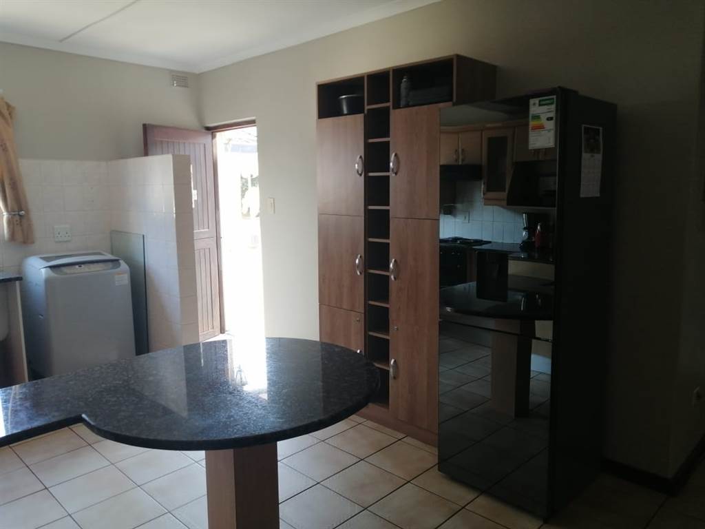 3 Bed Flat in Uvongo photo number 5