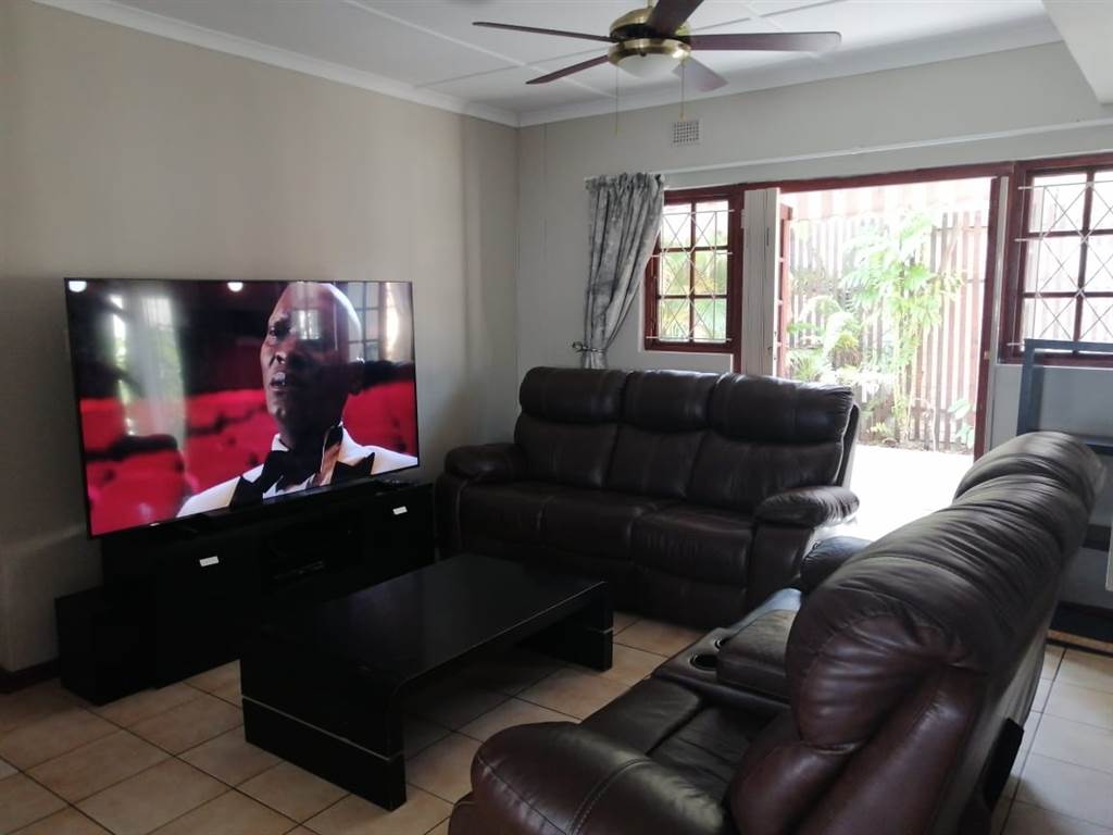 3 Bed Flat in Uvongo photo number 6