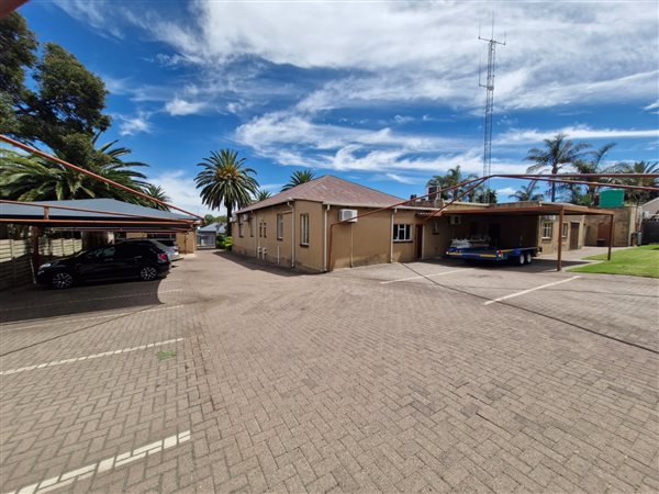 450  m² Industrial space in Witbank Central