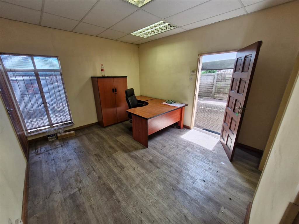 450  m² Industrial space in Witbank Central photo number 26