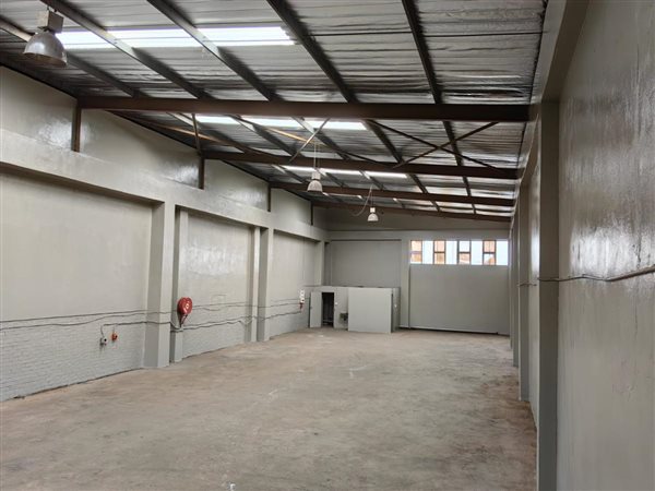 450  m² Industrial space