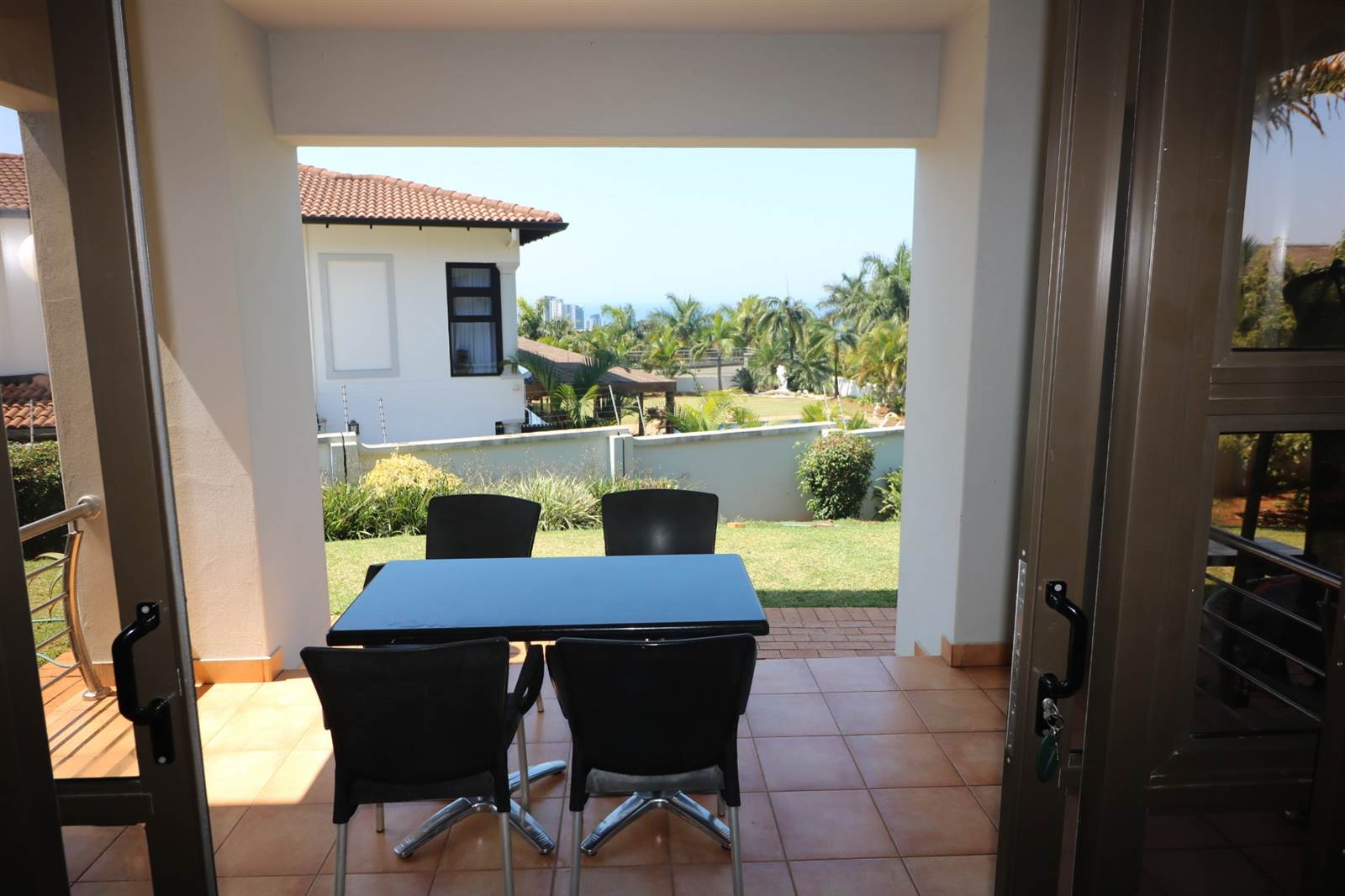6 Bed House in Umhlanga Rocks photo number 13