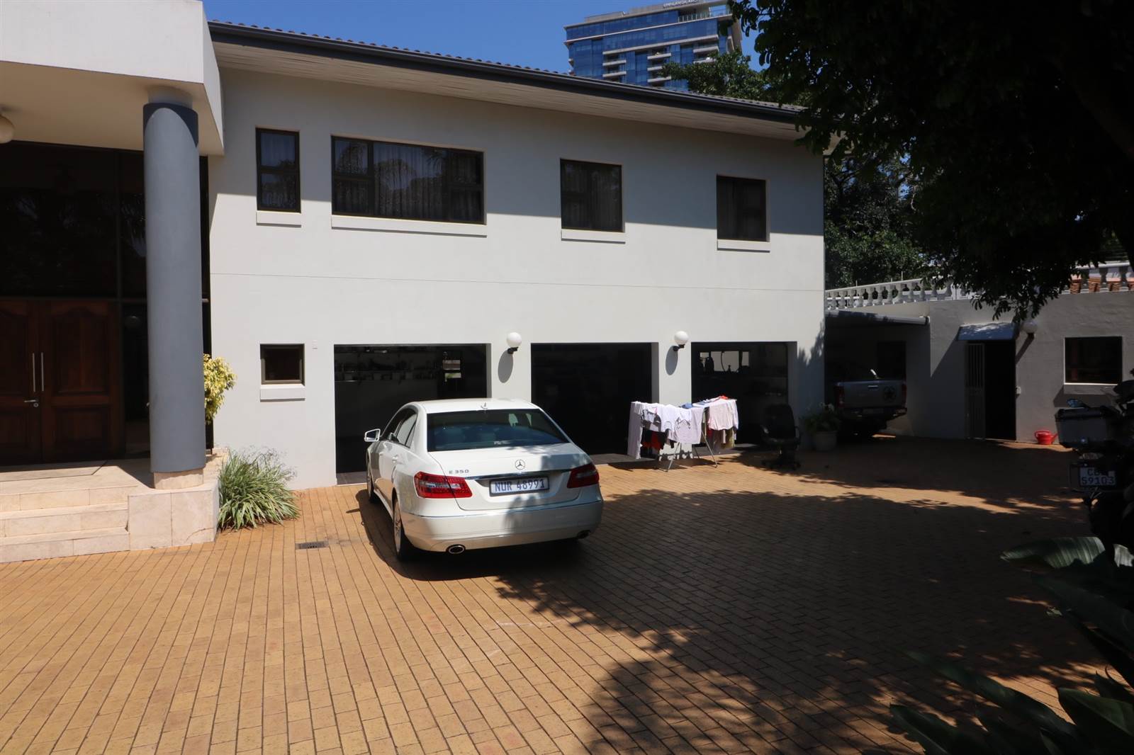 6 Bed House in Umhlanga Rocks photo number 2