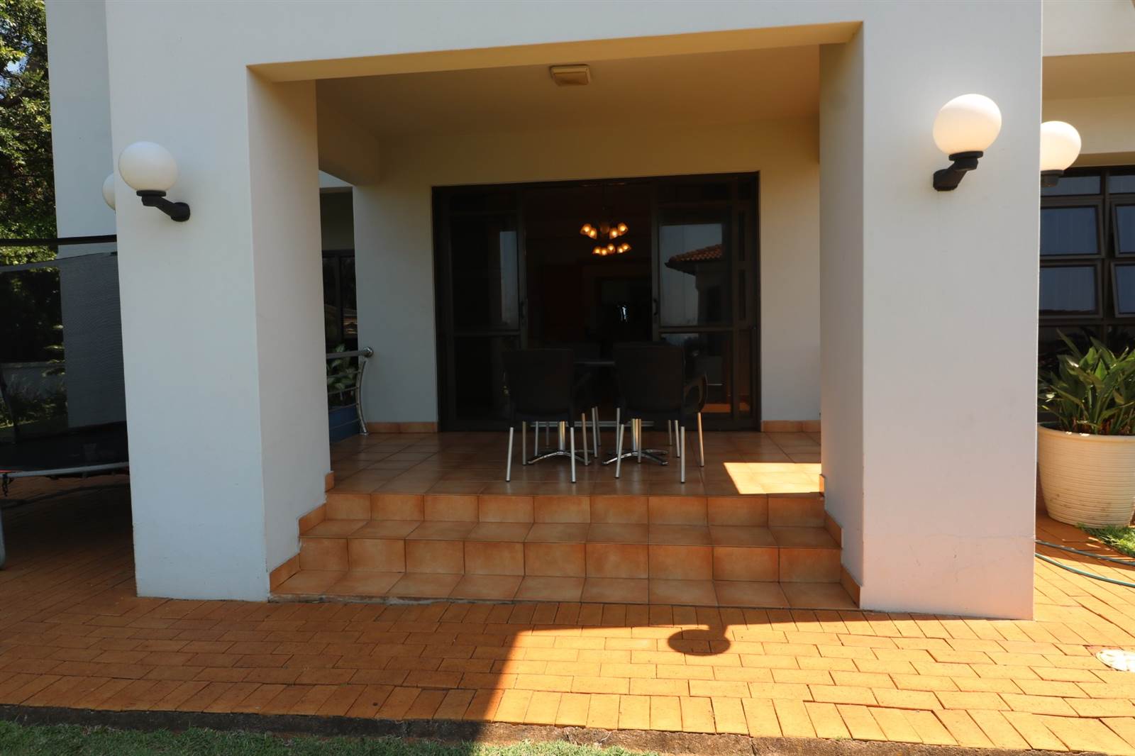 6 Bed House in Umhlanga Rocks photo number 4