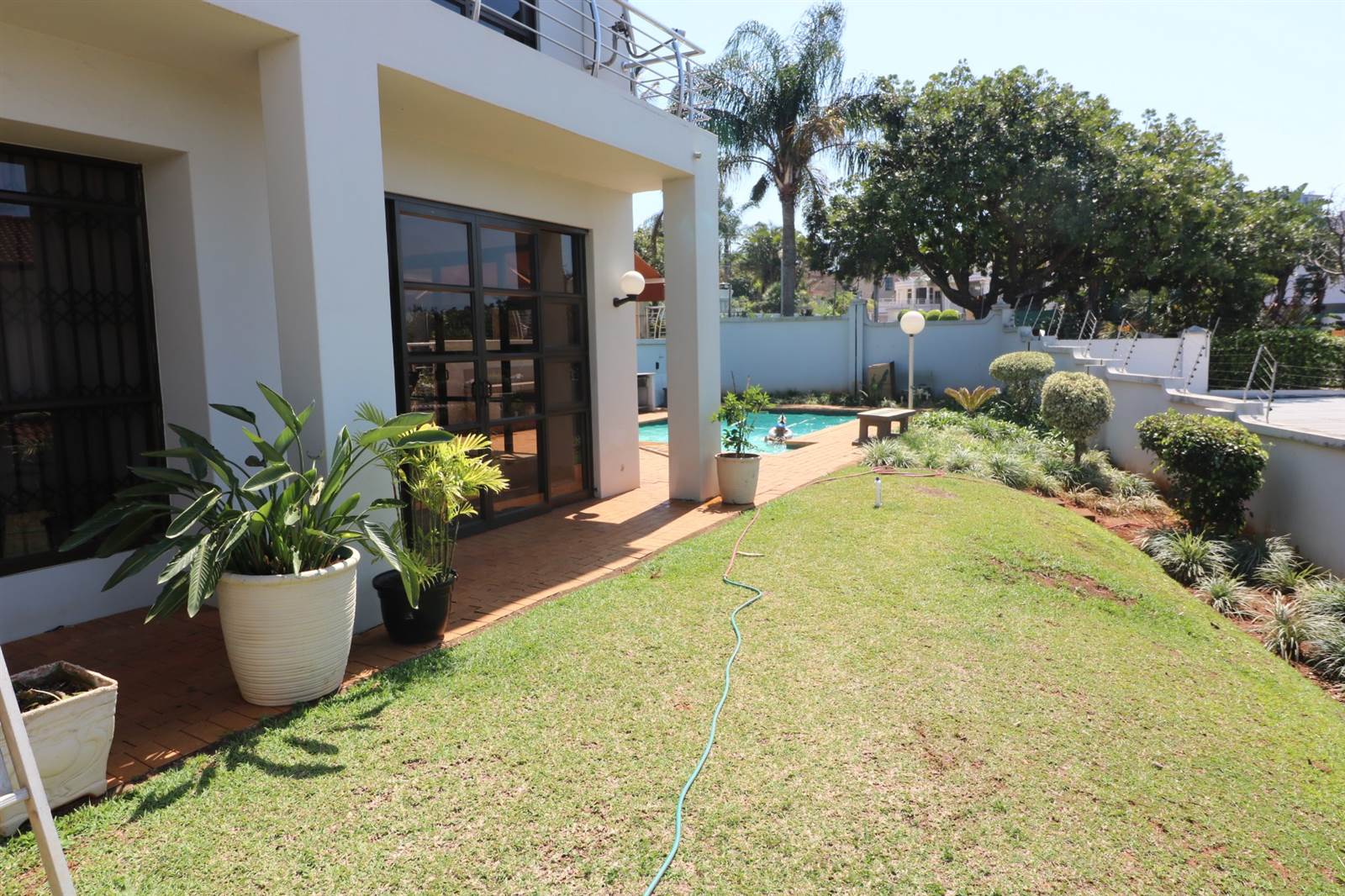 6 Bed House in Umhlanga Rocks photo number 3